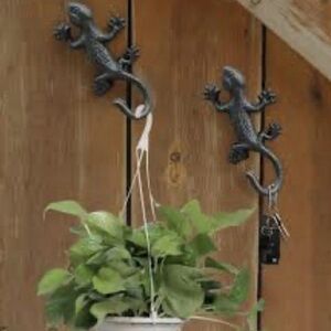 Set of 3 Aluminum GECKO LIZARD Wall  Hooks Tail Hangs Plants Keys Coats Hats 7"